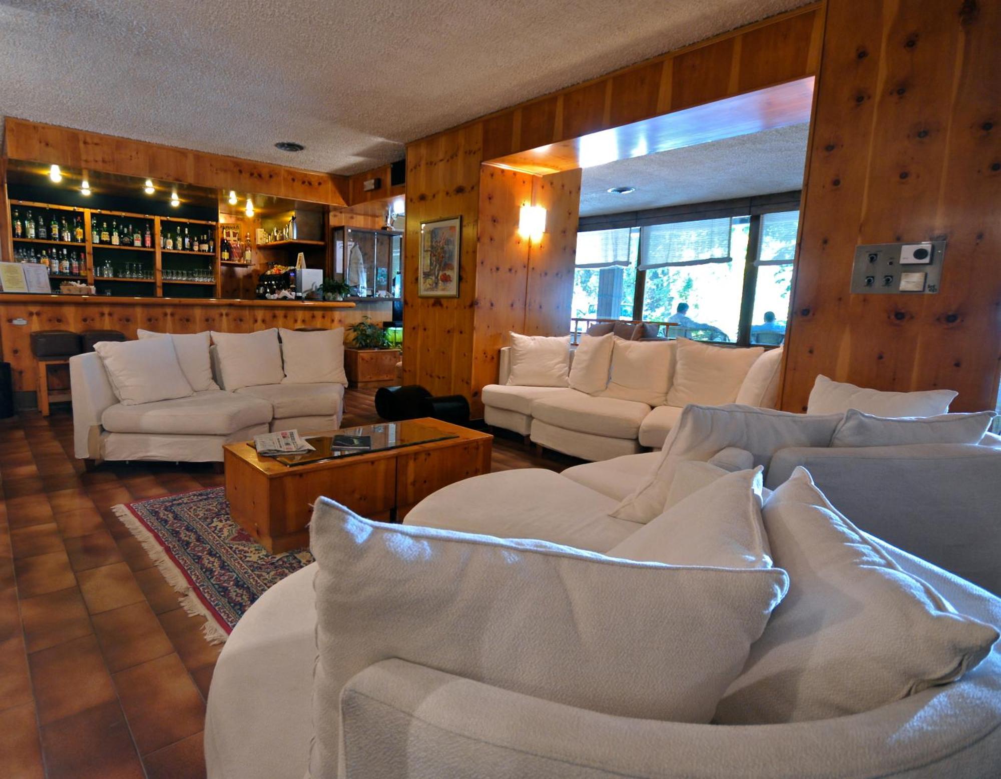 Hotel Nazionale Bormio Exteriör bild