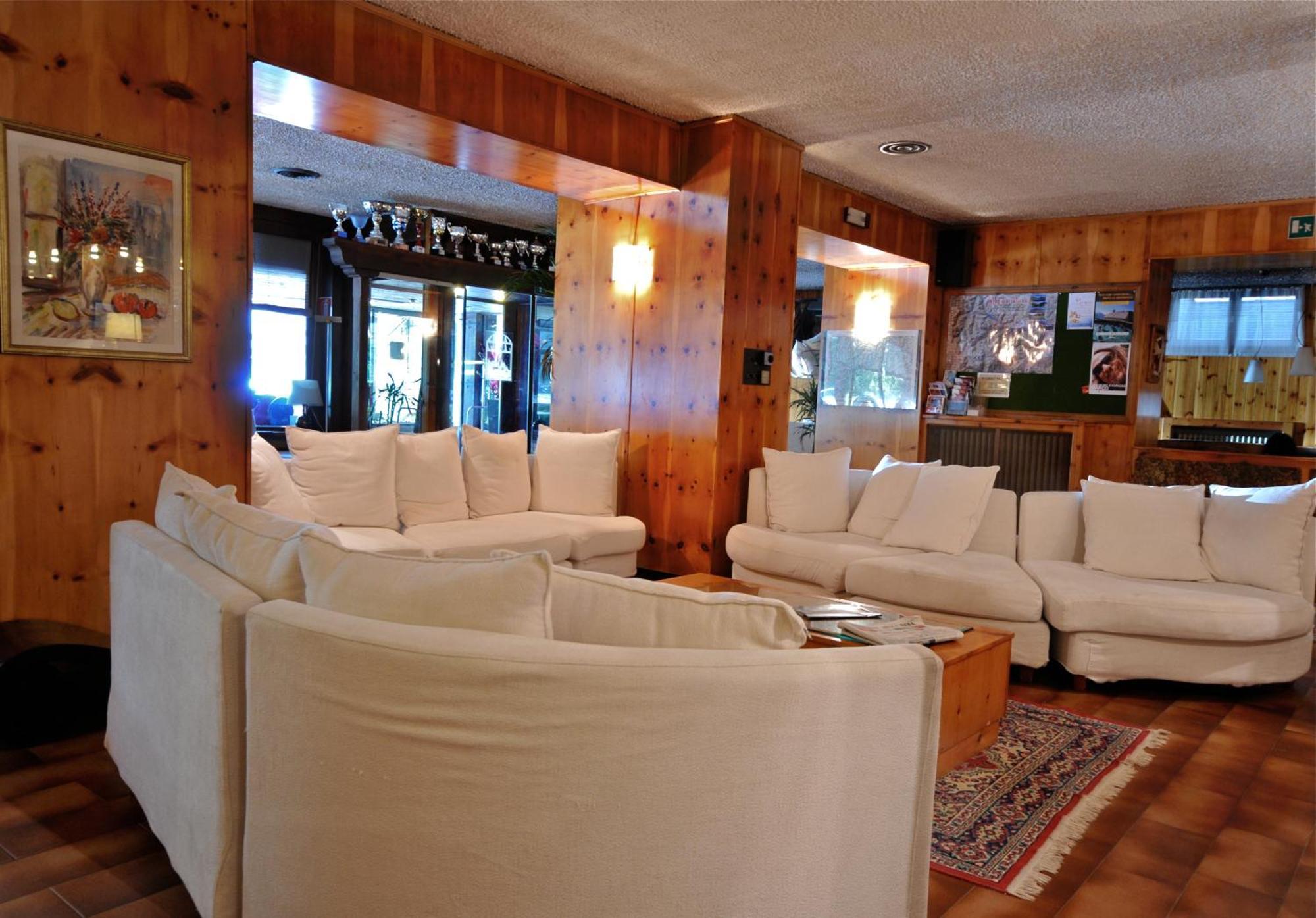 Hotel Nazionale Bormio Exteriör bild
