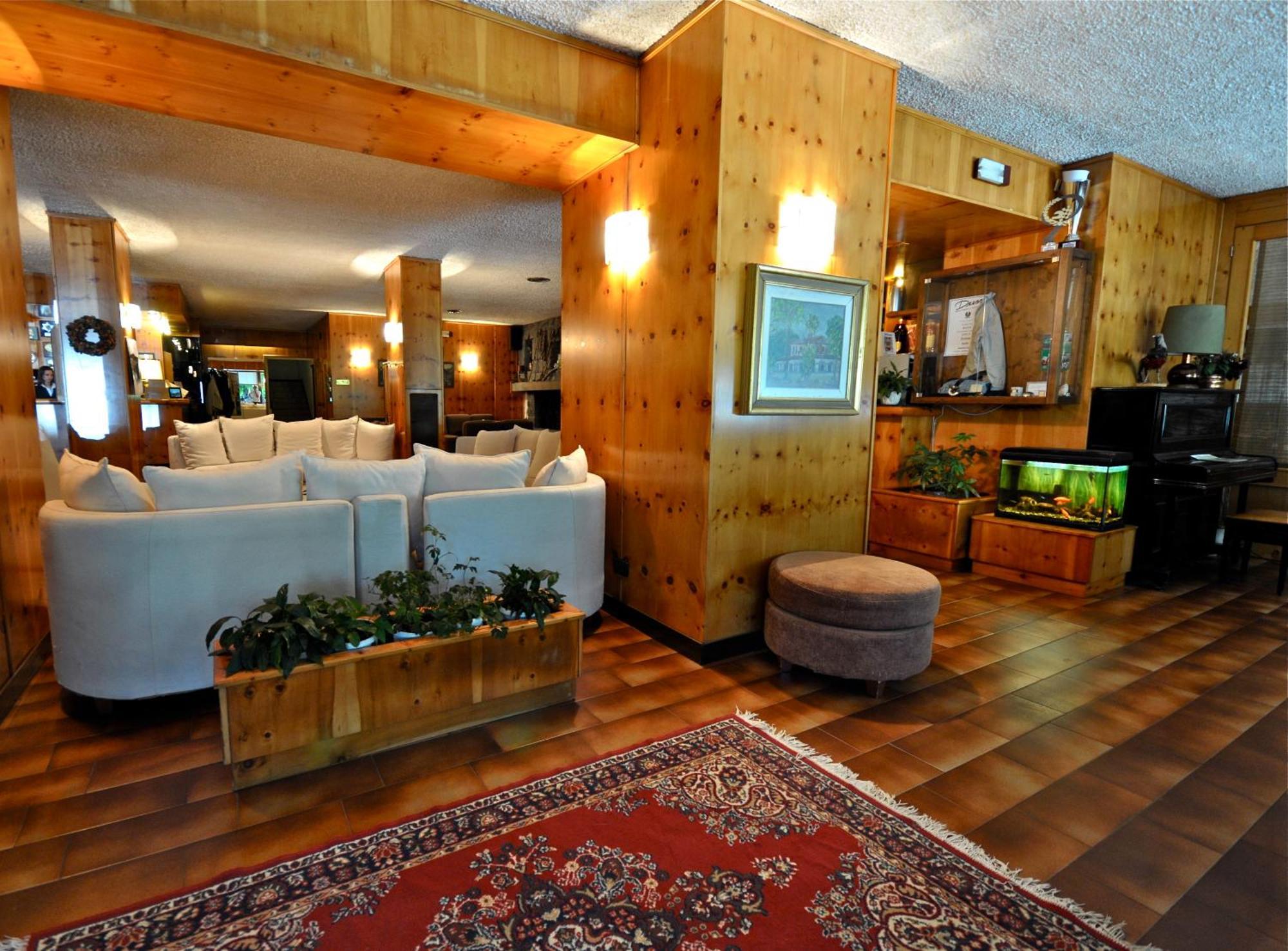 Hotel Nazionale Bormio Exteriör bild