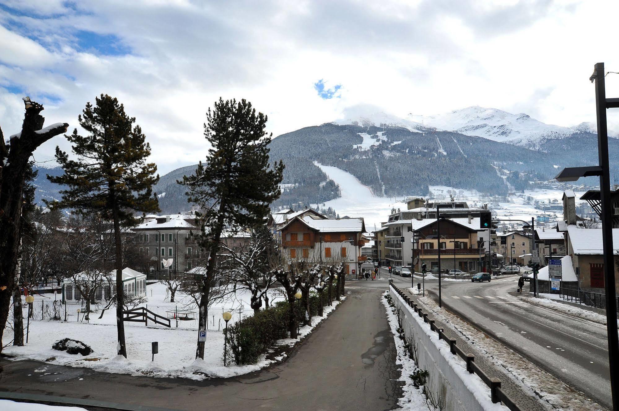Hotel Nazionale Bormio Exteriör bild